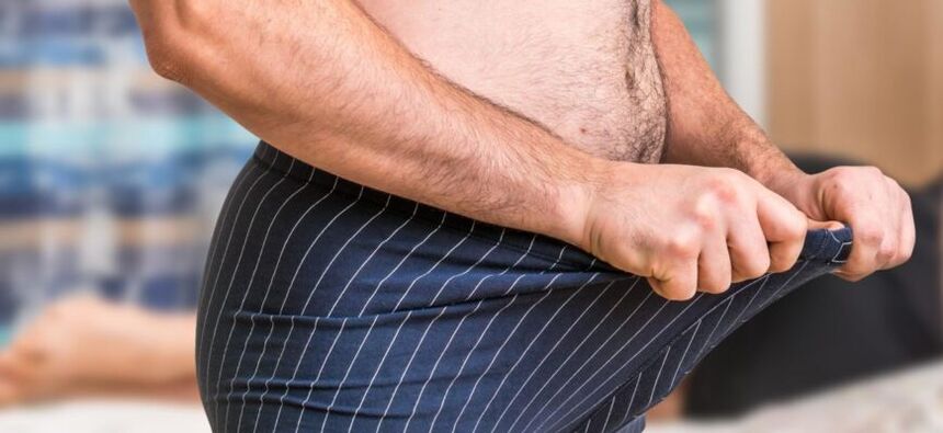 Ένας άντρας είναι δυσαρεστημένος με το μέγεθος του πέους του και θέλει μεγέθυνση με σόδα